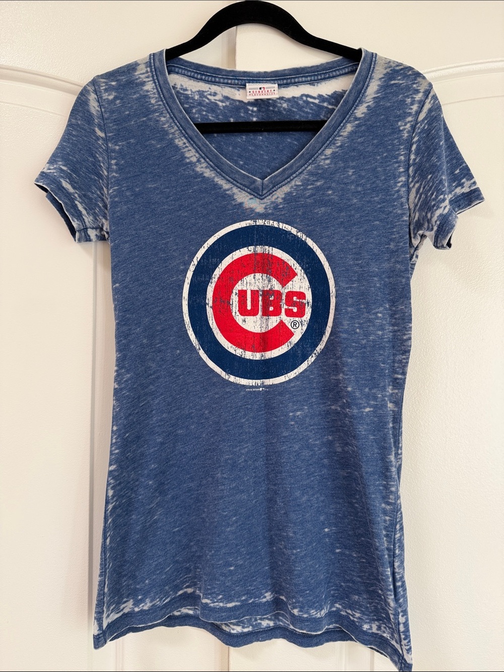 Chicago Cubs Women's Blue V-Neck Tee